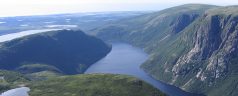 Explorer le parc national du Gros-Morne au Canada