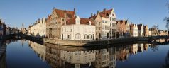 800px-Bruges_Canal_Panorama